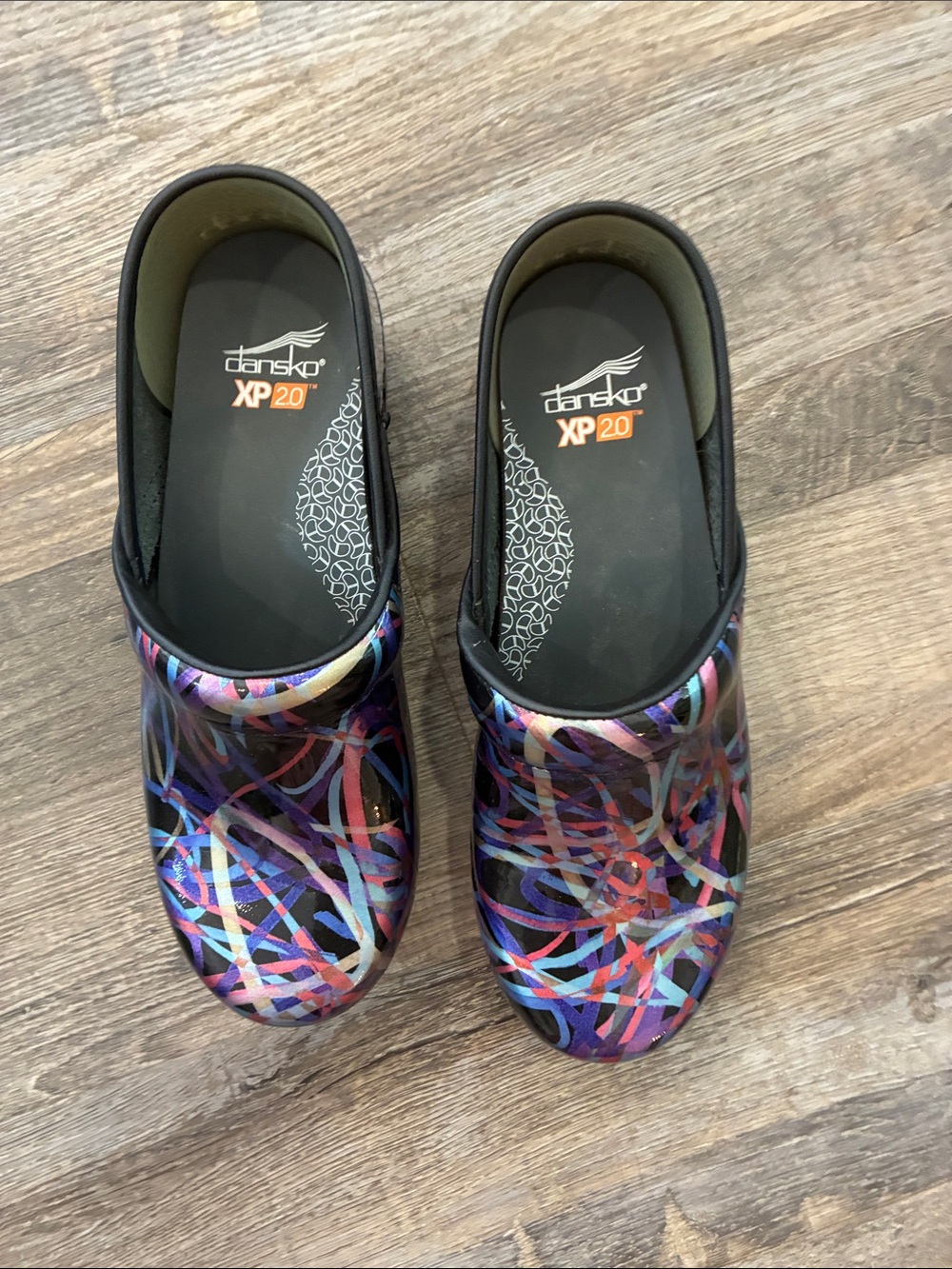 Dansko Multicolor Scribble Print Slip Resistant Comfortable Clogs Size 7